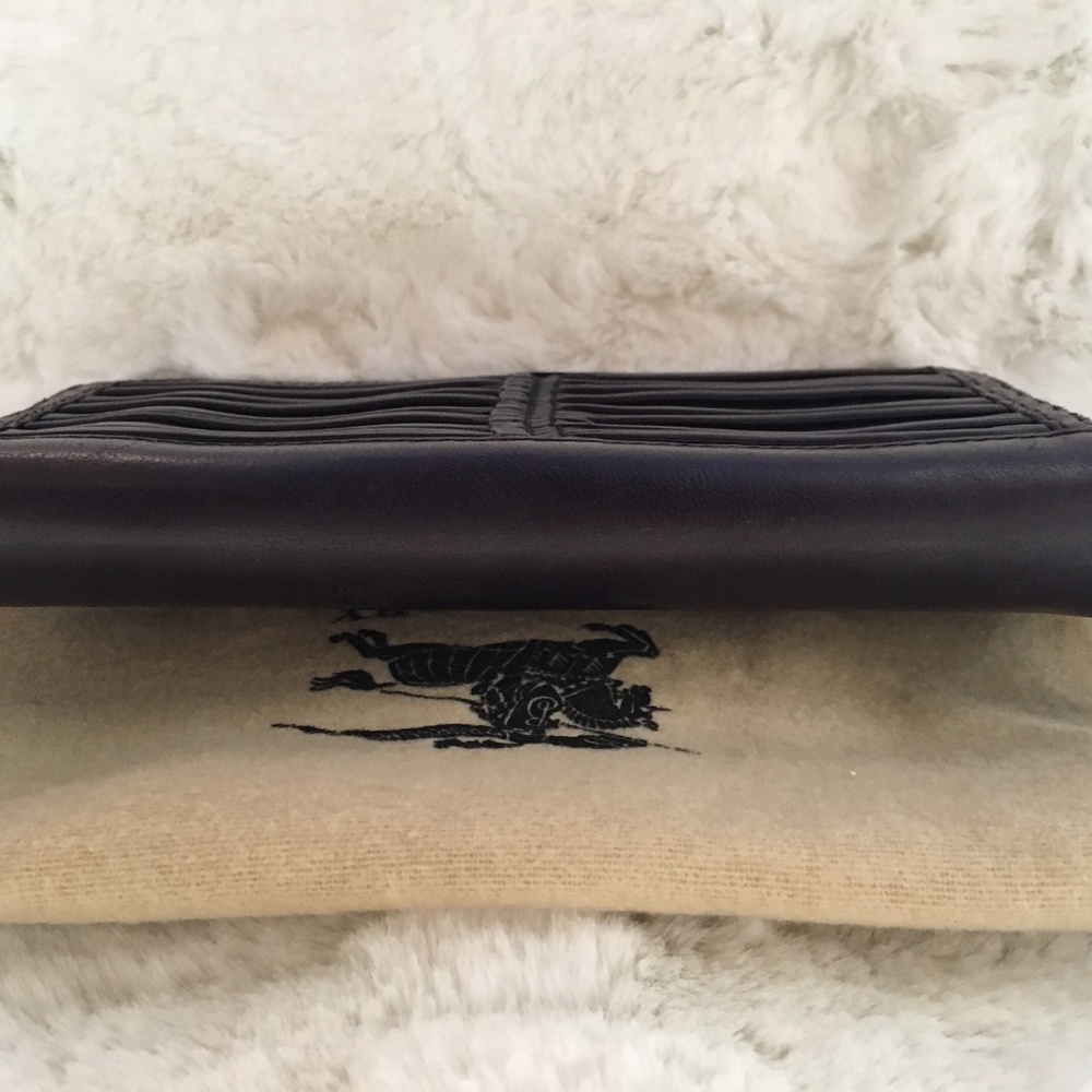 Burberry Zip-Around Leather Wallet - Picture 5 of 7